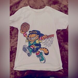 Garfield graphic tee